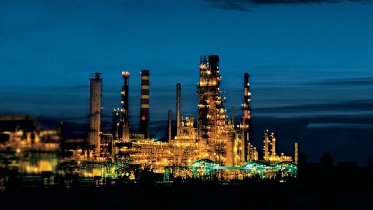Brent petrolün varil fiyatı 81,66 dolar