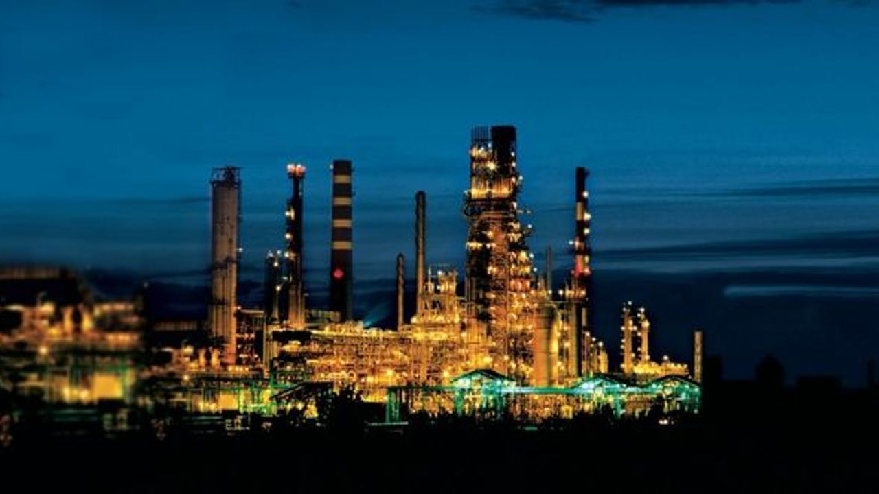 Brent petrolün varil fiyatı 83,25 dolar