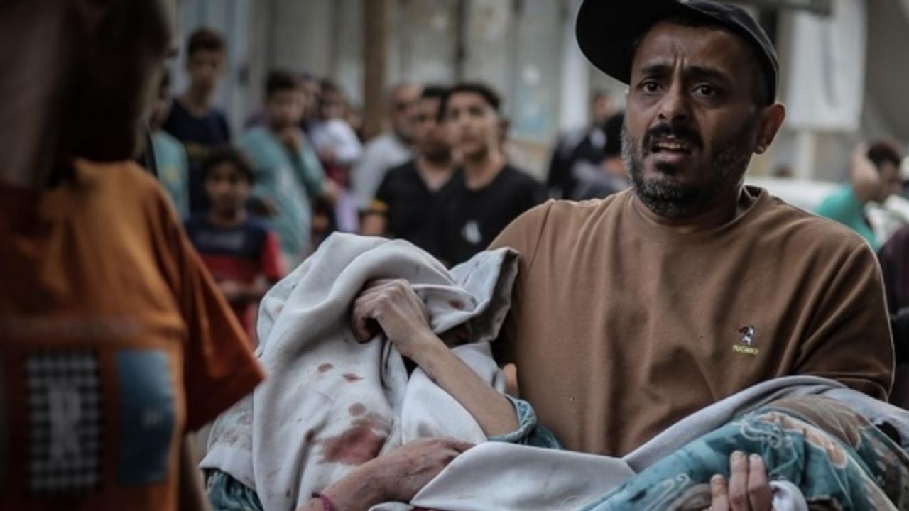 Gazze'de 3 haftada öldürülen çocuk sayısı son 4 yıldaki çatışmalarda öldürülenleri aştı