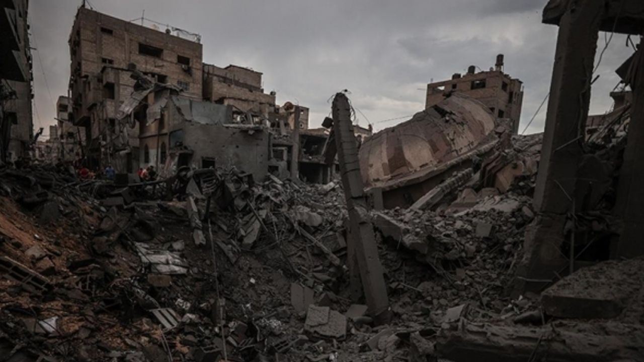 İsrail'in Gazze'ye düzenlediği saldırılarda can kaybı 10 bin 328'e yükseldi