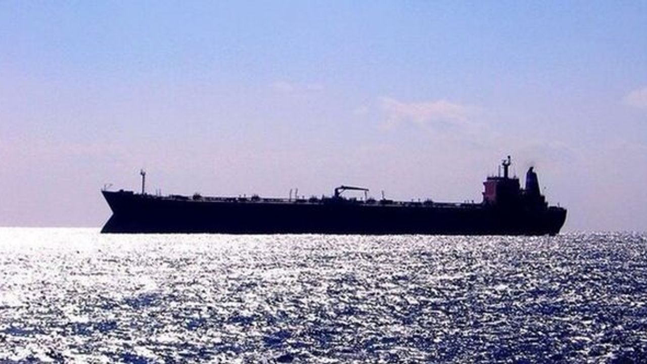 İran, Basra Körfezi'nde 2 tankere el koydu