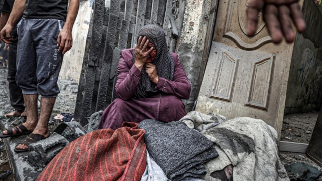 İsrail'in Gazze'ye düzenlediği saldırılarda can kaybı 21 bin 110'a çıktı