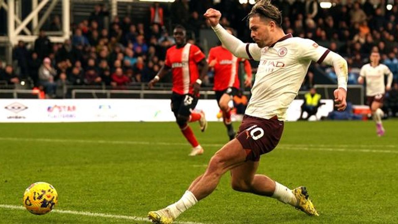 Manchester City, Luton Town'ı 2-1 yendi