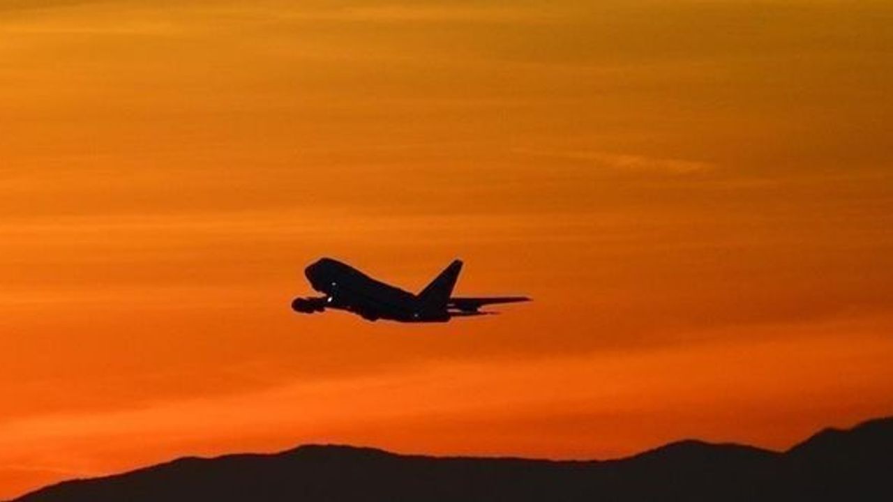 Afganistan'ın kuzeyine yolcu uçağı düştü