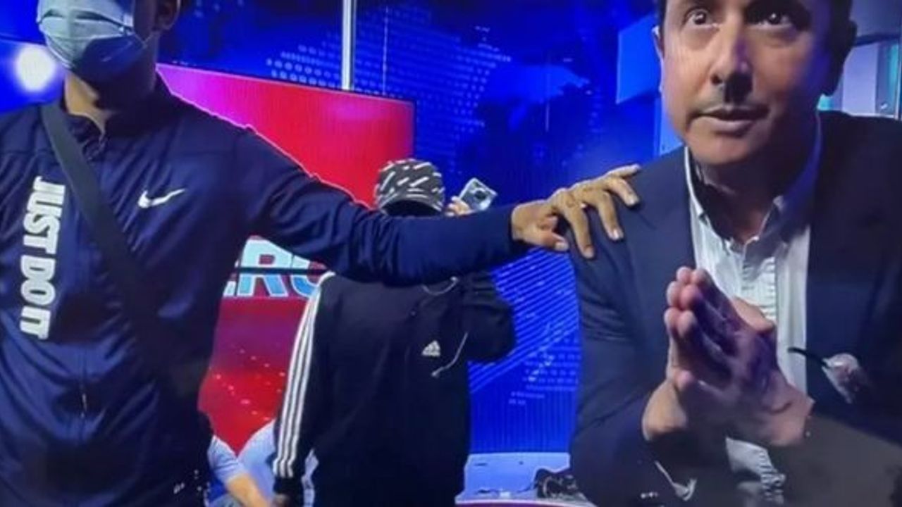  Ekvador'da silahlı grup, canlı yayın sırasında stüdyoyu bastı