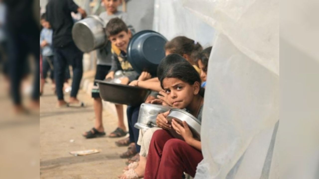 Gazze'de 2 çocuk daha açlıktan öldü