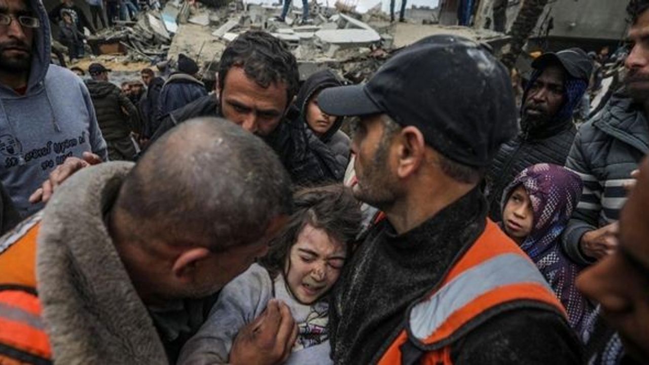 Gazze'de can kaybı 30 bin 878'e yükseldi