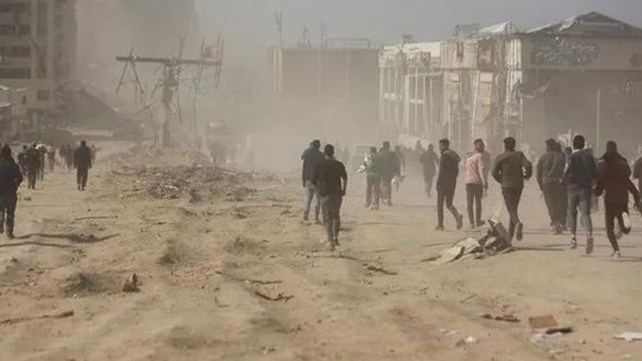 İsrail ordusu Gazze'de yardım bekleyenleri vurdu