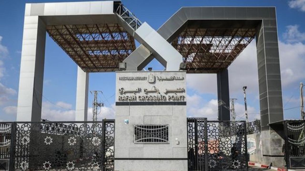 "Gazze'yi kıtlıktan kurtarmak için sınır kapılarının açılmasından başka alternatif yok"