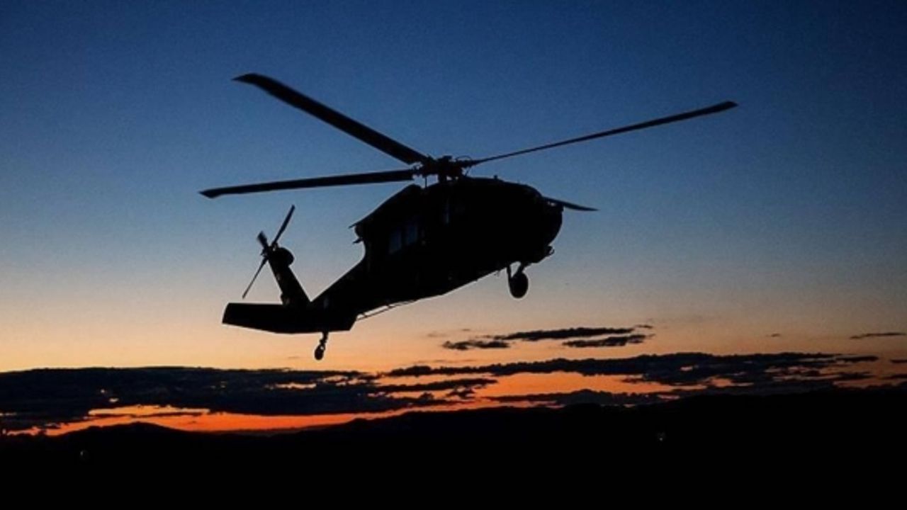 Japonya'da düşen 2 askeri helikopterin mürettebatından bir kişi ölü bulundu