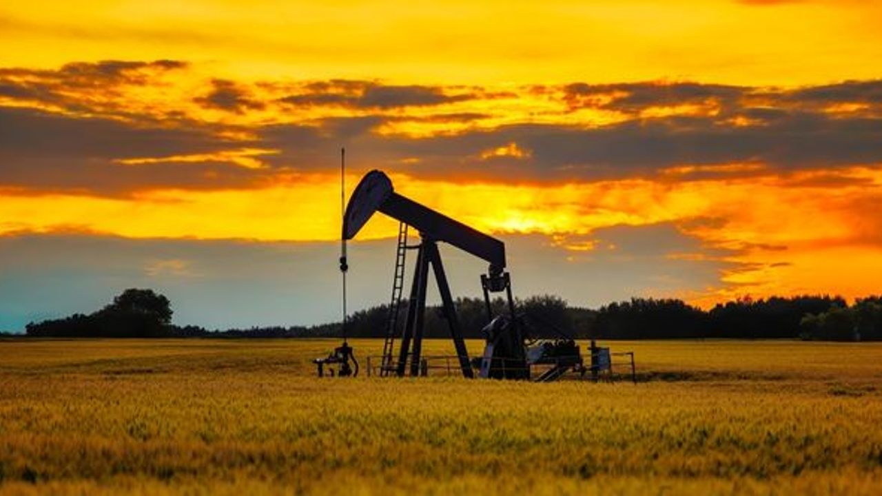 Brent petrolün varil fiyatı 82,17 dolar