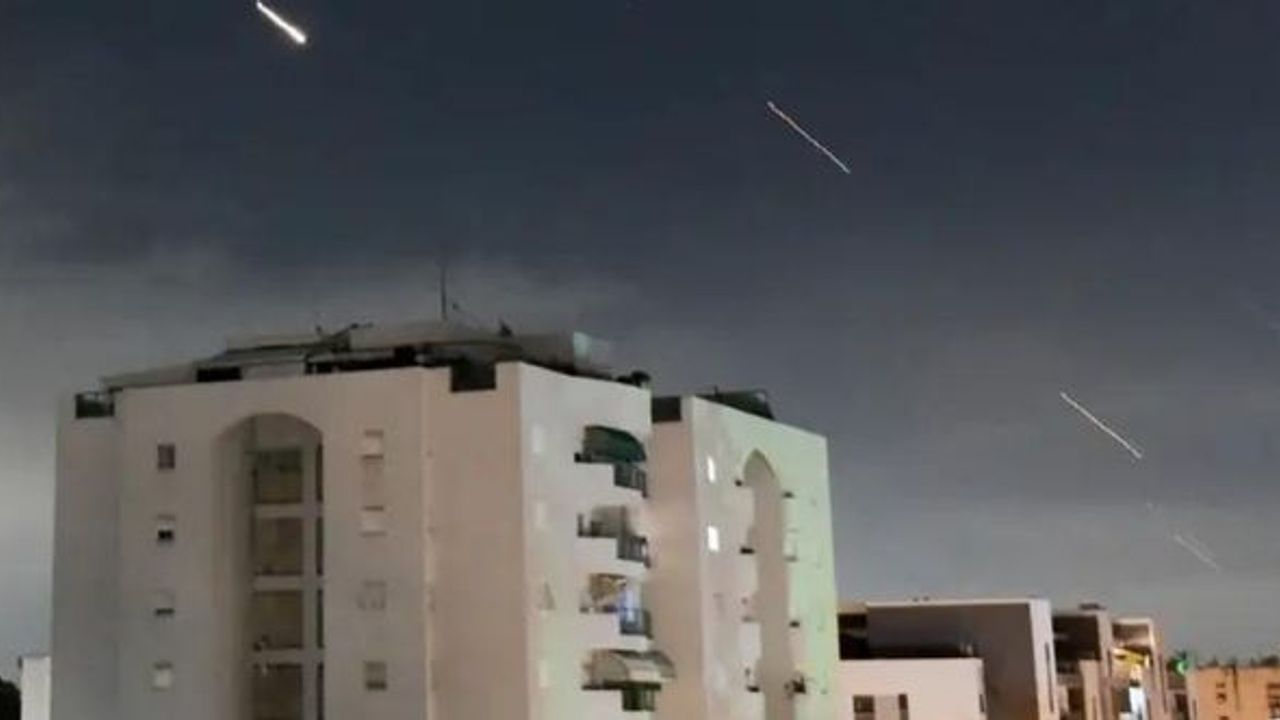 İsrail Ordu Radyosu: ABD savunma sistemleri İran füzelerini önlemede başarısız oldu