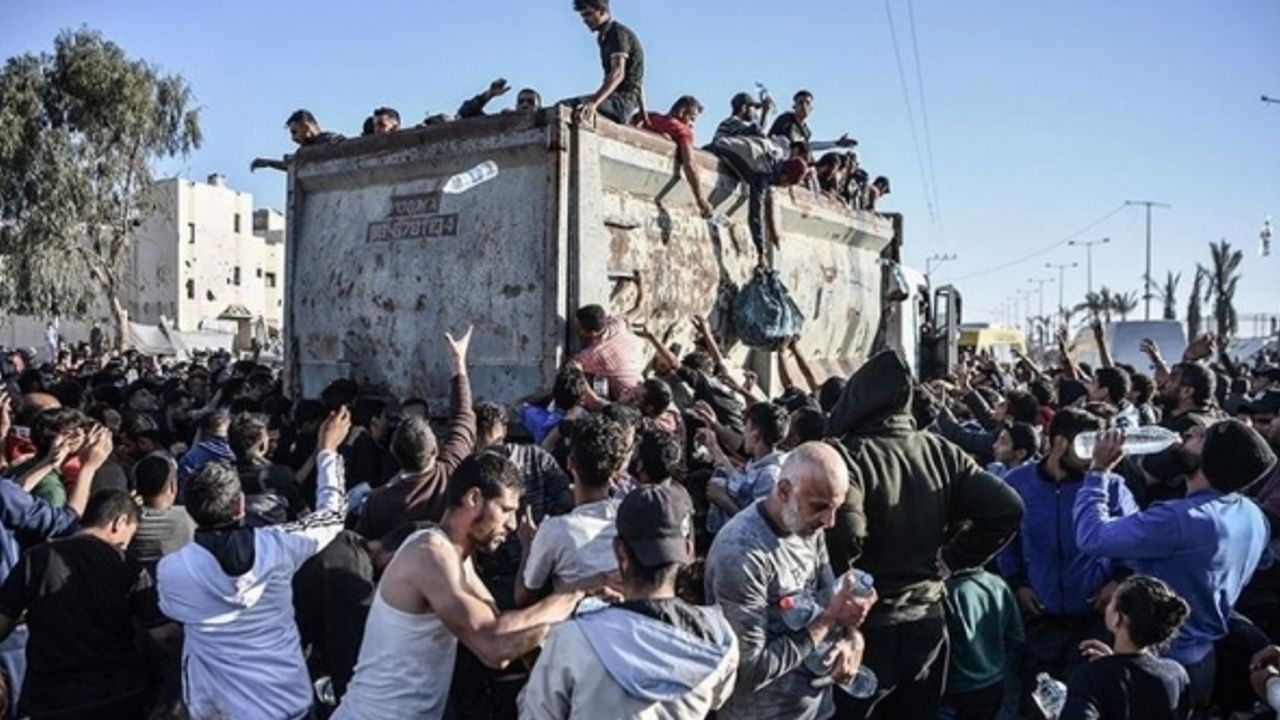 Ürdün, Gazze'ye 92 kamyon gıda ve tıbbi malzeme gönderdi