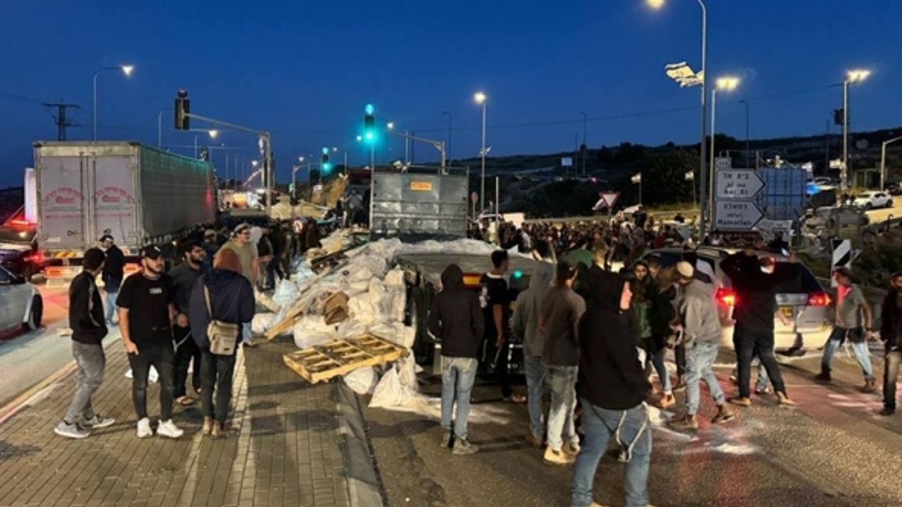 Yasa dışı Yahudi yerleşimciler "Gazze'ye gittiği" gerekçesiyle  gıda yüklü tıra saldırdı