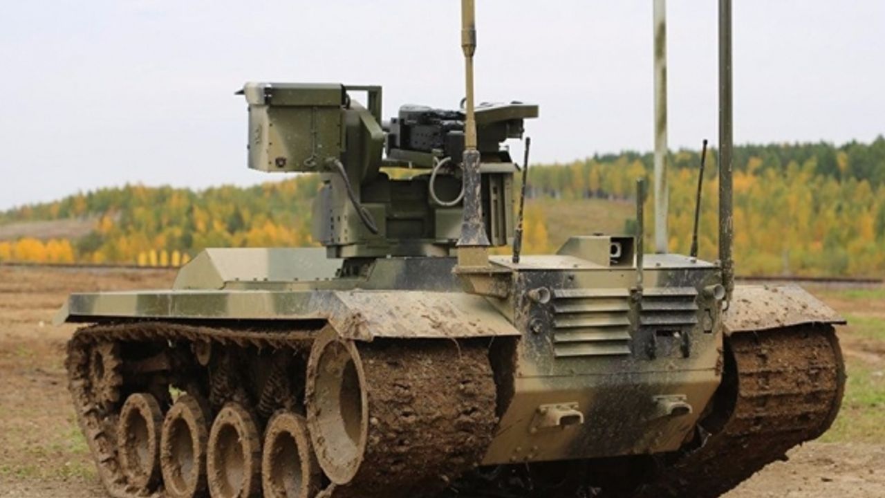 ABD, NATO'nun depolama tesisine ilk tank ve zırhlı araç sevkiyatını yaptı