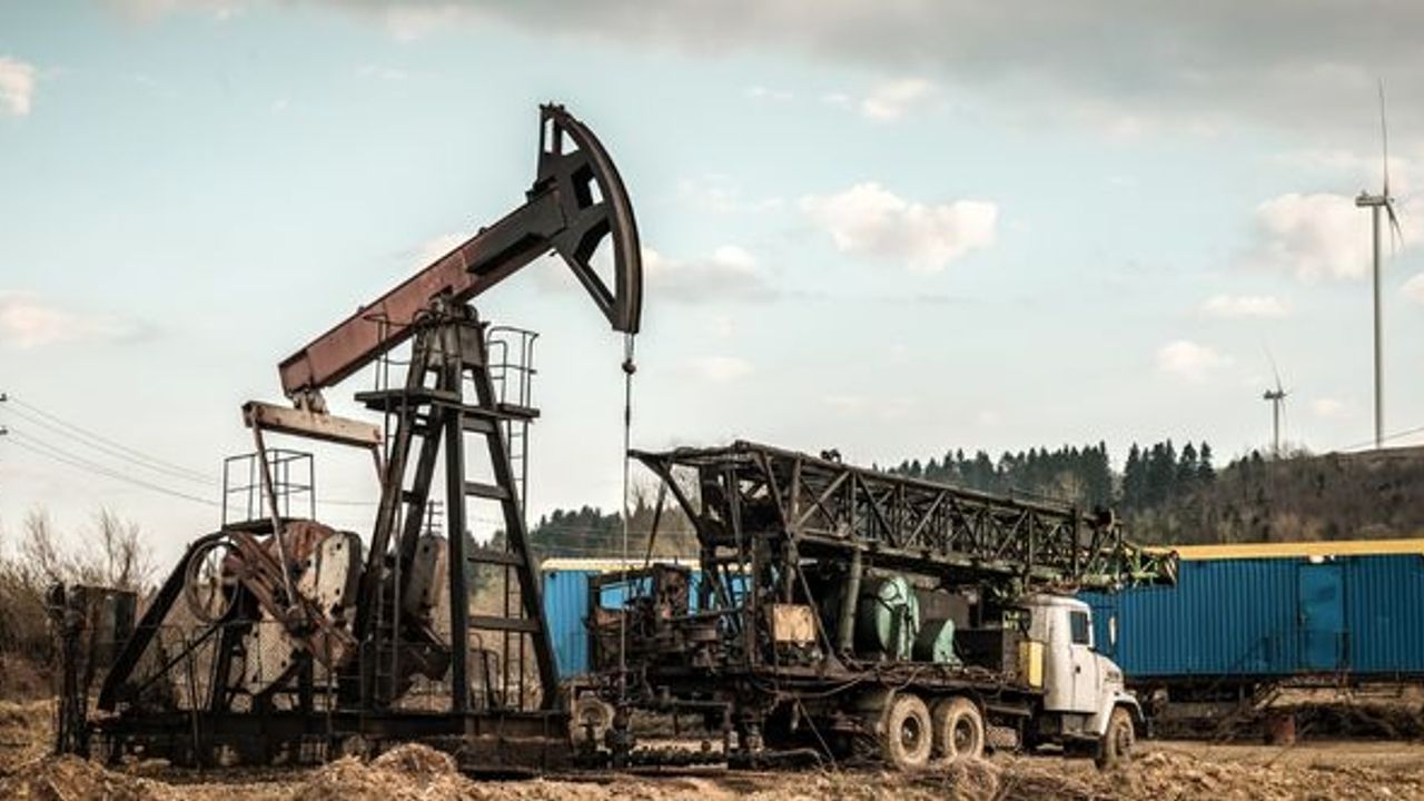 Brent petrolün varil fiyatı 81,67 dolar