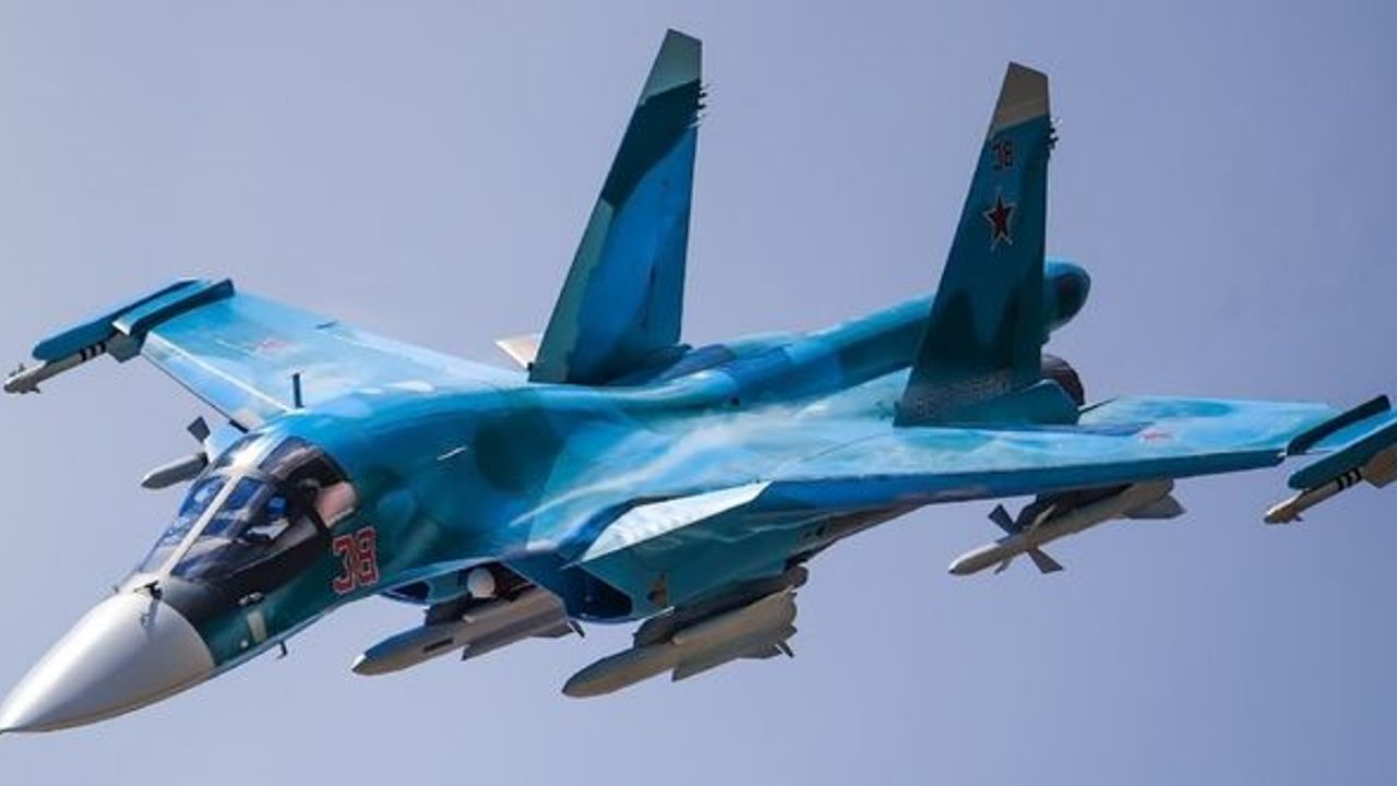 Rusya'da Su-34 savaş uçağı düştü
