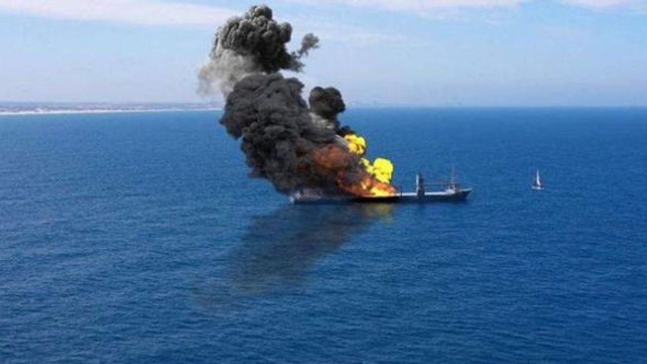 Yemen'deki Husiler: İsrail'e ait bir gemiyi vurduk