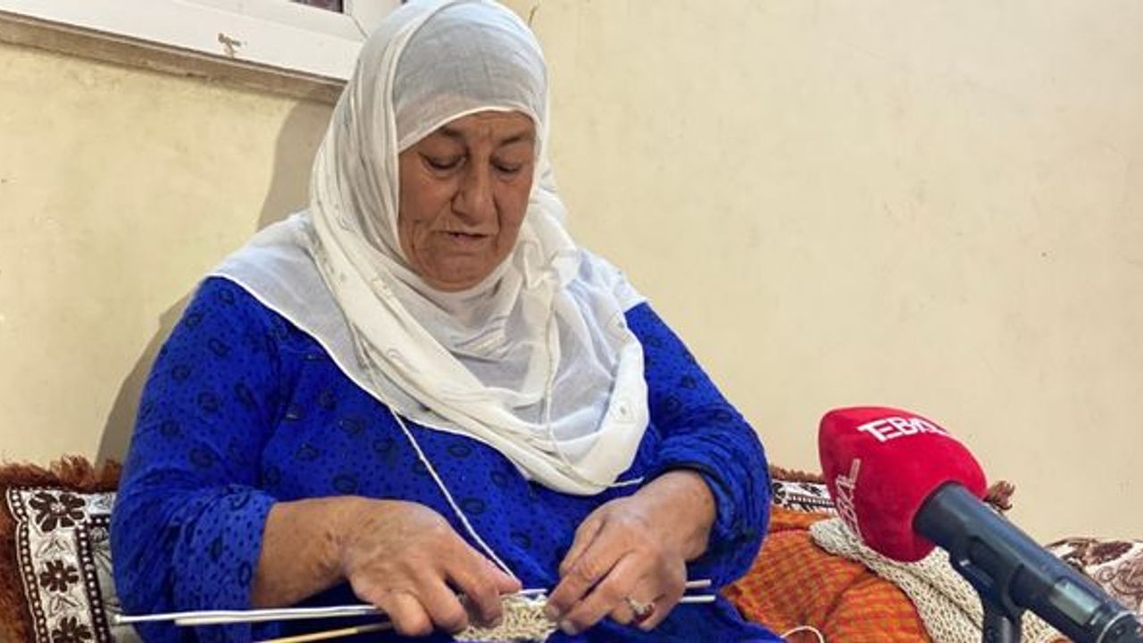 87 yaşındaki Cahide nine geçimini yıllardır sattığı el emeği liflerden sağlıyor