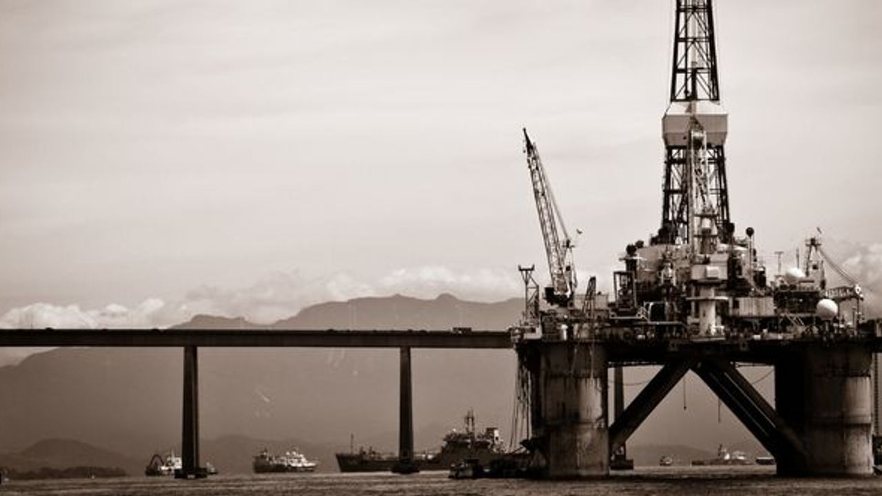 Brent petrolün varil fiyatı 84,16 dolar