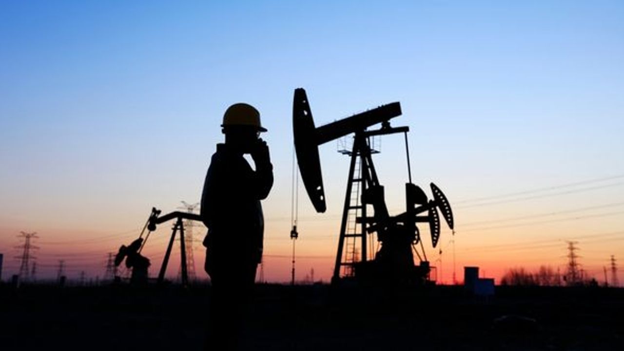 Brent petrolün varil fiyatı 85,68 dolar