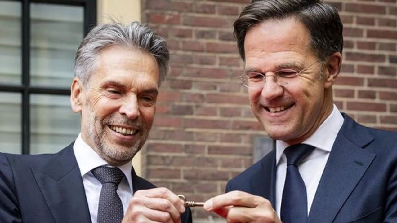 Hollanda'nın yeni başbakanı eski istihbarat başkanı Dick Schoof