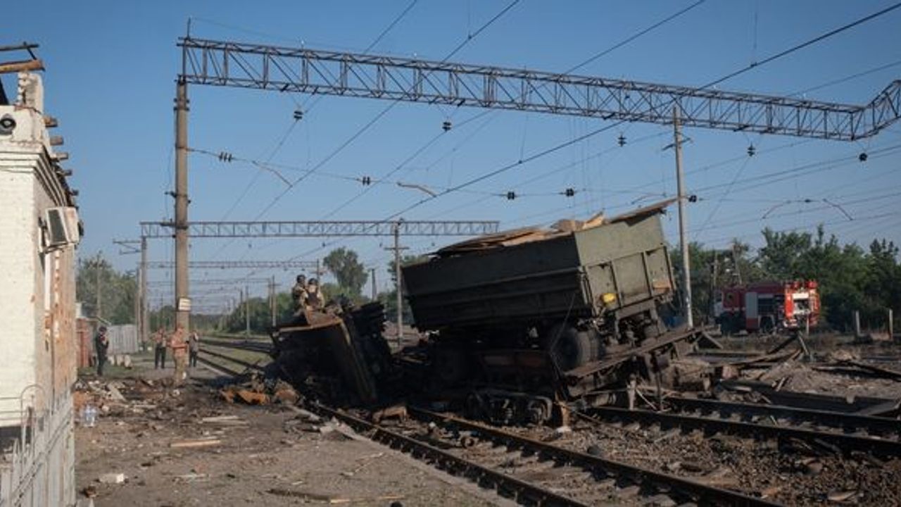 Rusya’dan Harkiv’de tren istasyonu saldırısı