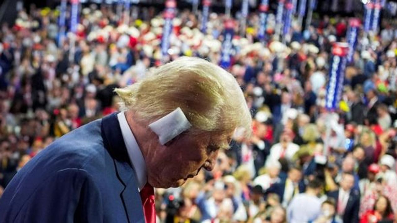 Trump, suikast girişiminin ardından ilk kez halk karşısına çıktı