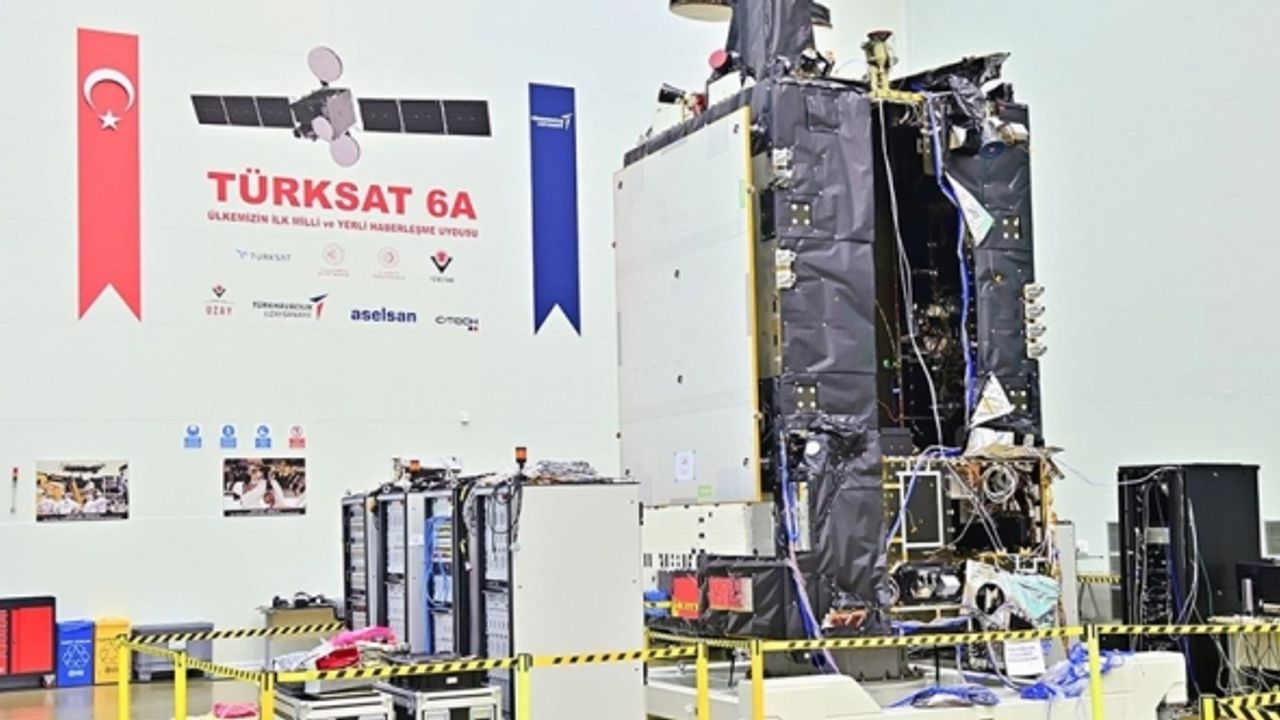 Türksat 6A'nın fırlatılması öncesi son hazırlıklar yapılıyor