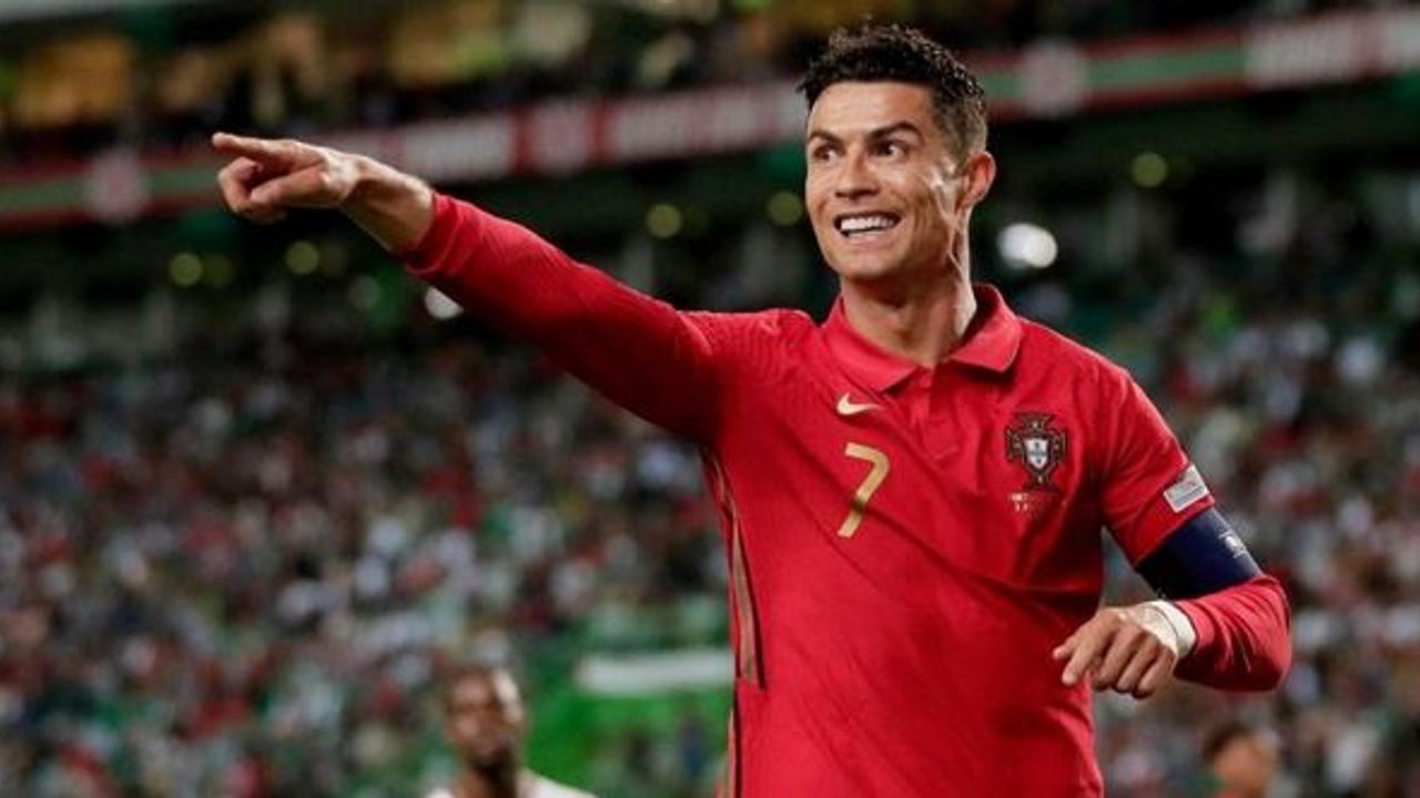 Cristiano Ronaldo, futbol tarihinde 900 gol atan ilk futbolcu oldu