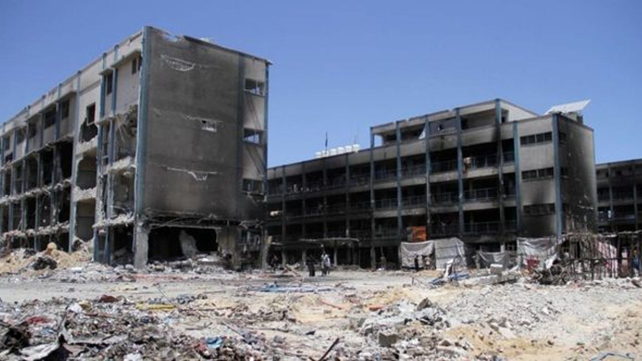 UNRWA: Gazze'de travma yaşayan 600 bin çocuk eğitim hakkından mahrum