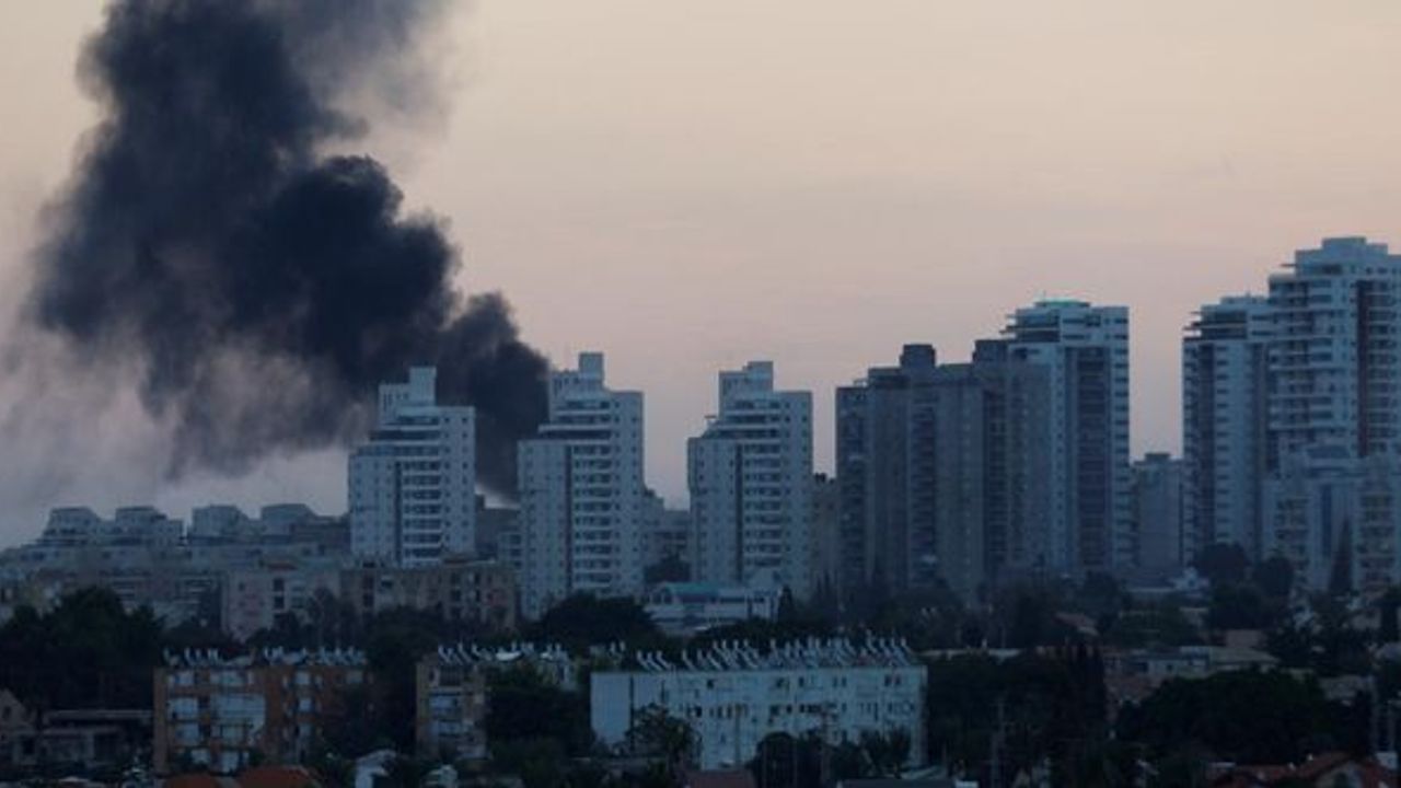 Hizbullah, Tel Aviv'e füze fırlattı