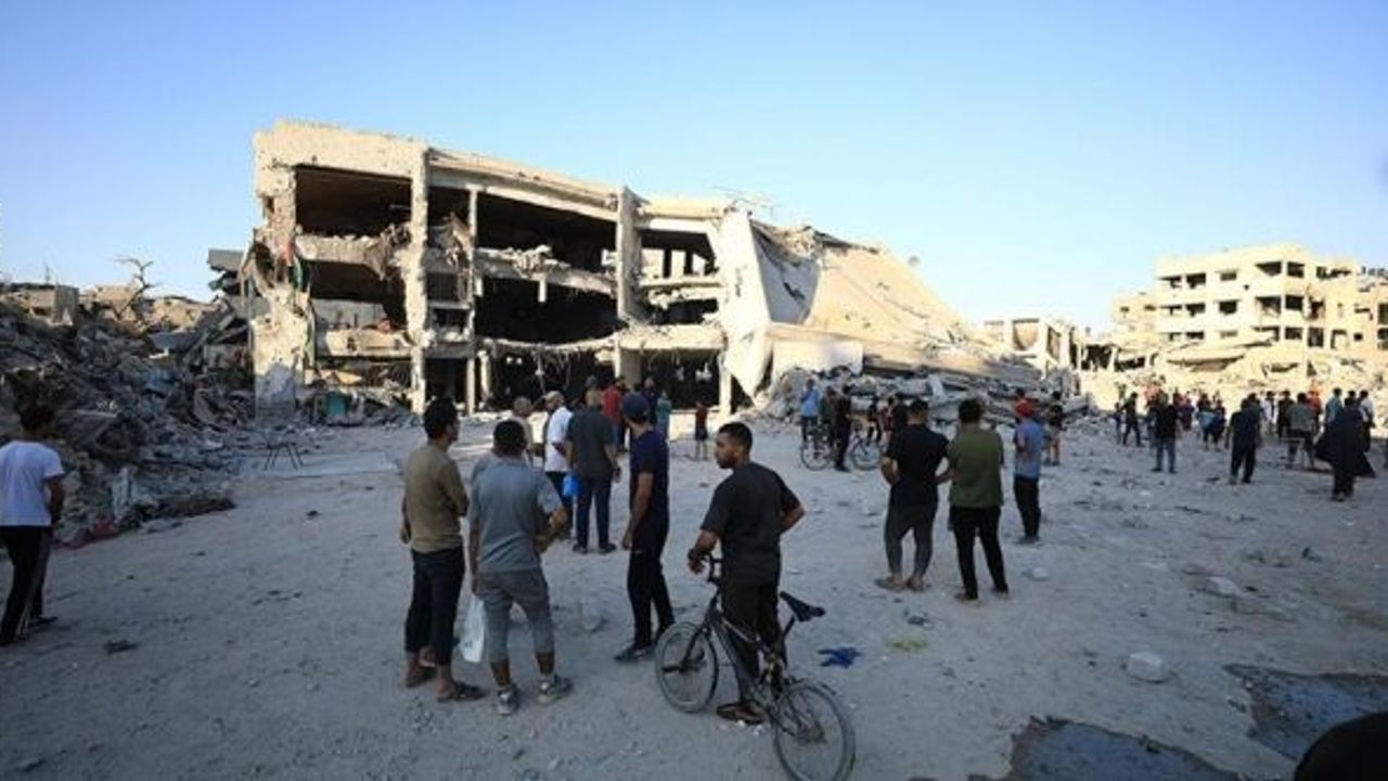 İsrail'in Gazze'nin kuzeyinde bir hastaneye düzenlediği saldırıda 16 kişi öldü