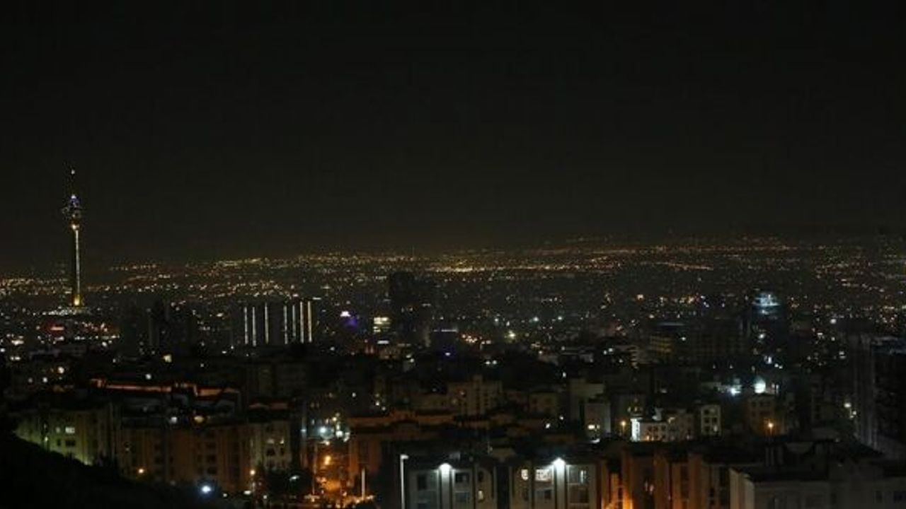 İsrail, İran'daki askeri hedefleri vurduğunu duyurdu