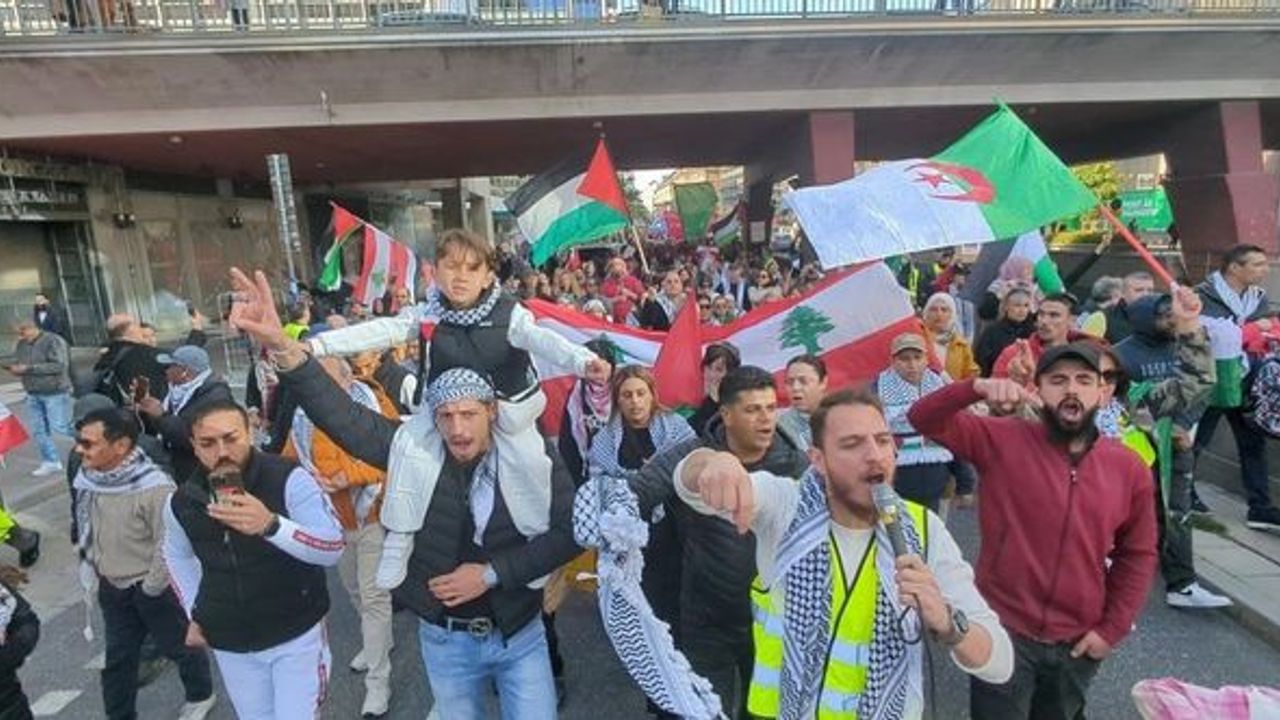 İsveç'te, İsrail'in Filistin ve Lübnan'a yönelik saldırıları protesto edildi