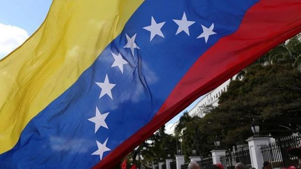 Venezuela, Lübnanlılar için Suriye'ye 14 ton insani yardım gönderdi