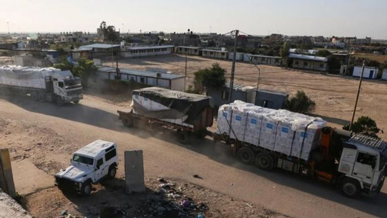 BM:  İsrail, Gazze’ye geçen ay günde 30 tırlık yardım girişine izin verdi