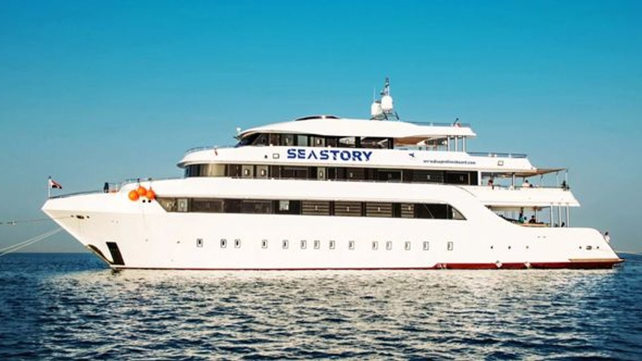 Kızıldeniz'de facia: Turist teknesi battı