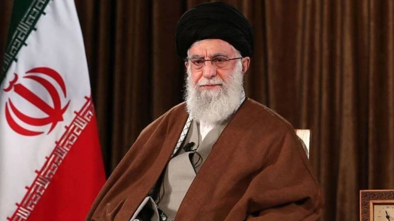 Hamaney’den İsrail’e İbranice “çaresiz kalacaksınız” mesajı