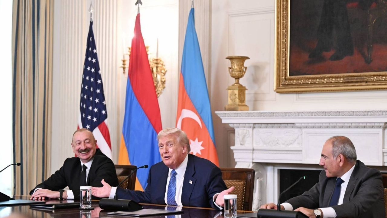 Azerbaycan ile Ermenistan "barış için" ortak deklarasyona imza attı