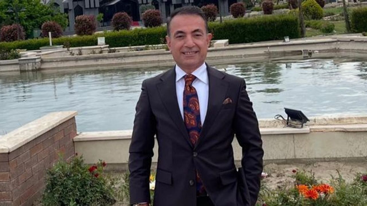 Mahmut Neşet: “Ağa’ya tarihi sorumluluğu taşımada başarılar diliyorum”