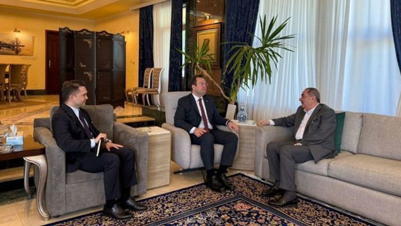 Turkish Consul General Meets with KDP Official Hoshyar Zebari in Erbil