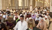 Hacı adayları Kurban Bayramı öncesi son cuma namazını Kabe'de kıldı