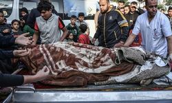 Gazze'de "insani ara"nın bitmesinin ardından 3 saatte 32 Filistinli öldürüldü
