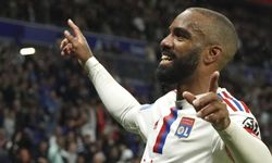 Lacazette hat-trick yaptı, Lyon galip geldi