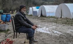 İdlib'de kamplardaki 525 ailenin çadırını su bastı