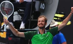 Medvedev yarı finale yükseldi