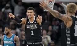 Spurs 36 sayı fark attı