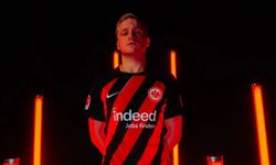 Van de Beek resmen Eintracht Frankfurt'ta