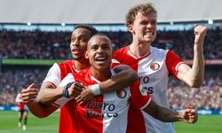 Feyenoord, Ajax’ı sahaya gömdü